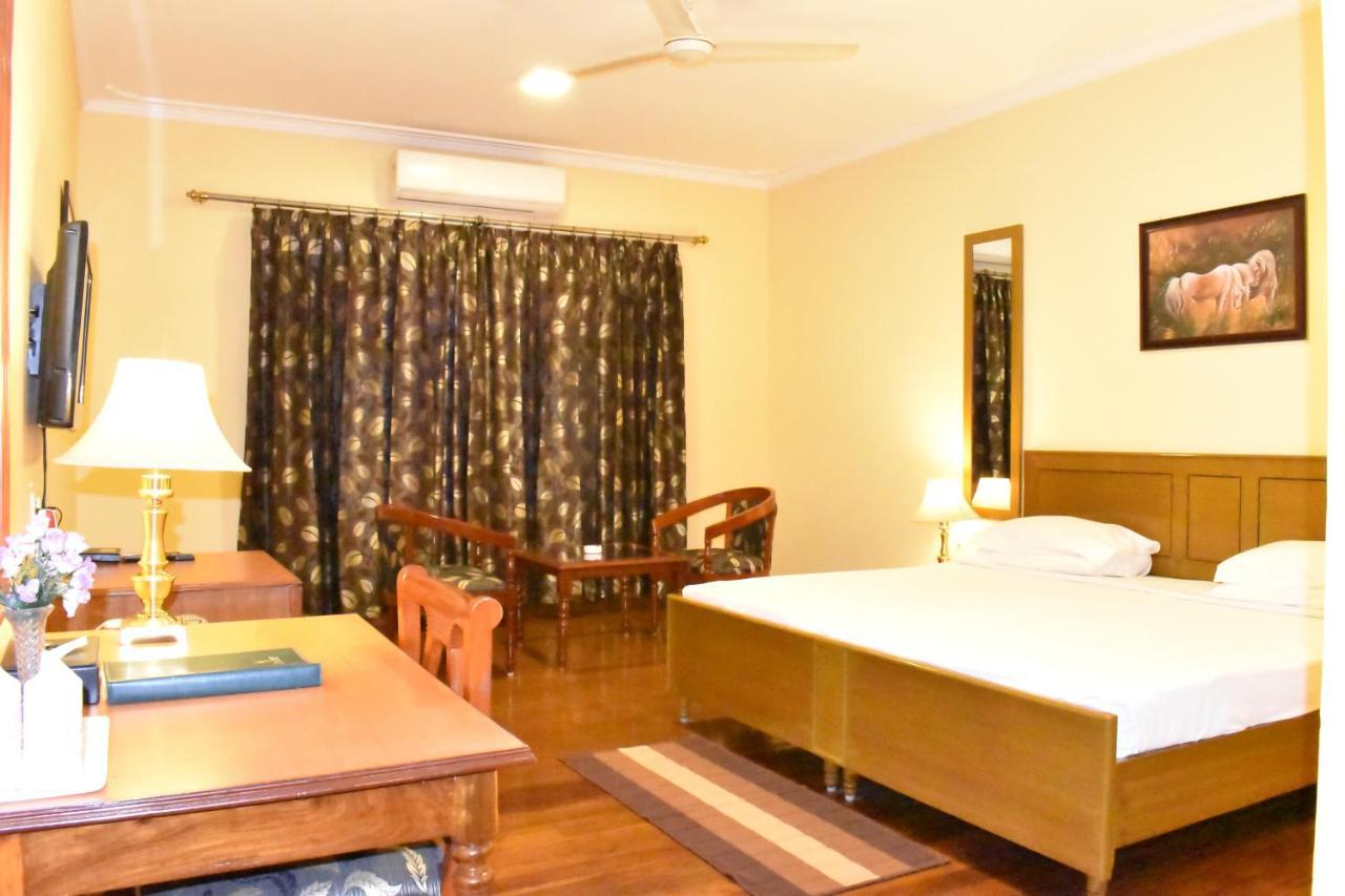 The Royal Residency Hotel Bodhgaya Bagian luar foto