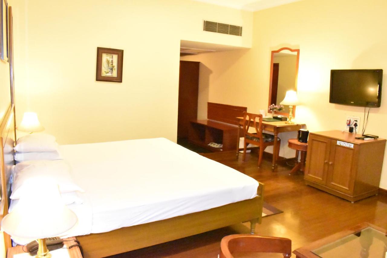 The Royal Residency Hotel Bodhgaya Bagian luar foto