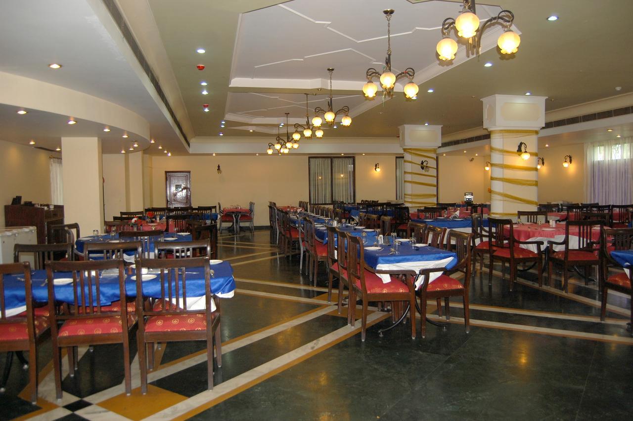 The Royal Residency Hotel Bodhgaya Bagian luar foto