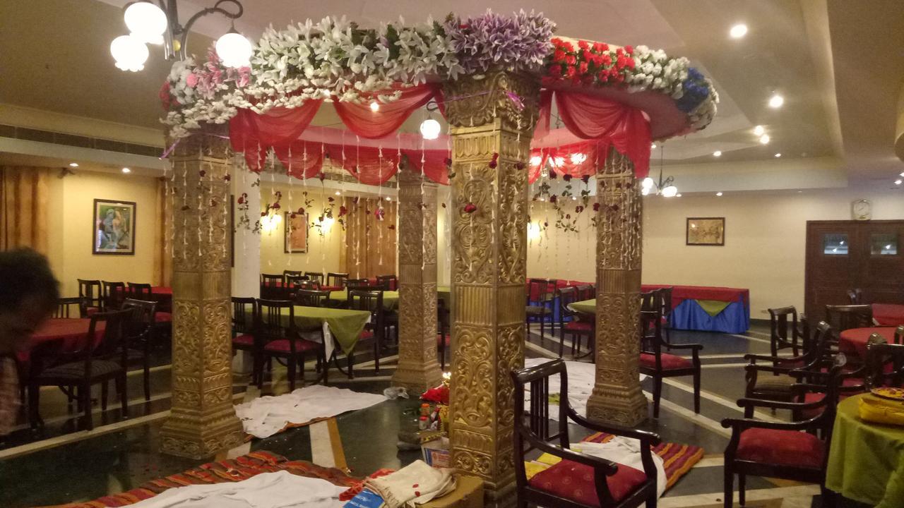 The Royal Residency Hotel Bodhgaya Bagian luar foto