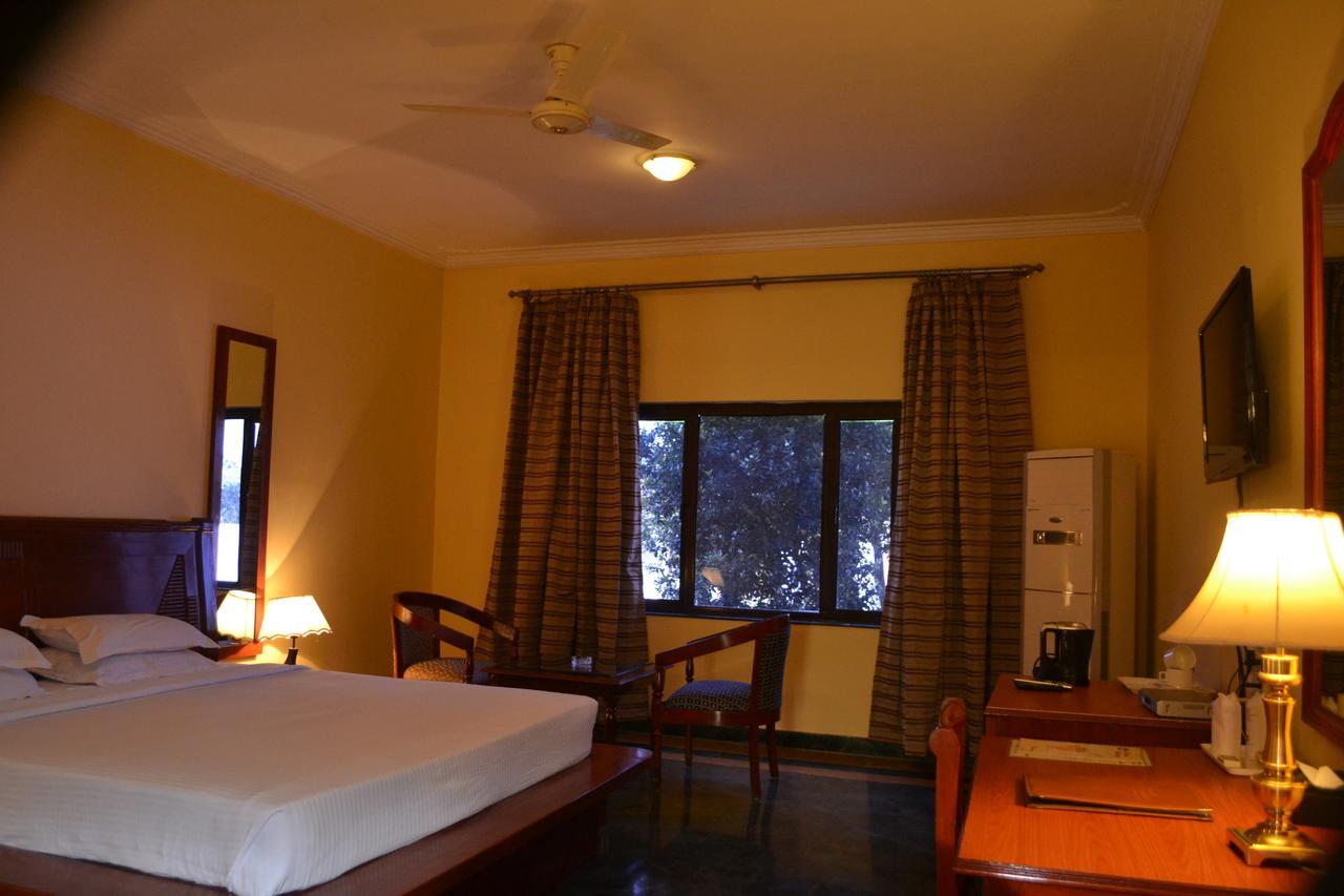 The Royal Residency Hotel Bodhgaya Bagian luar foto