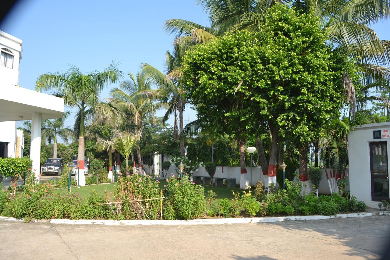 The Royal Residency Hotel Bodhgaya Bagian luar foto