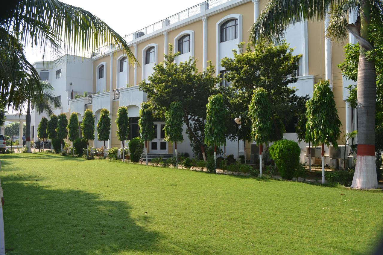 The Royal Residency Hotel Bodhgaya Bagian luar foto