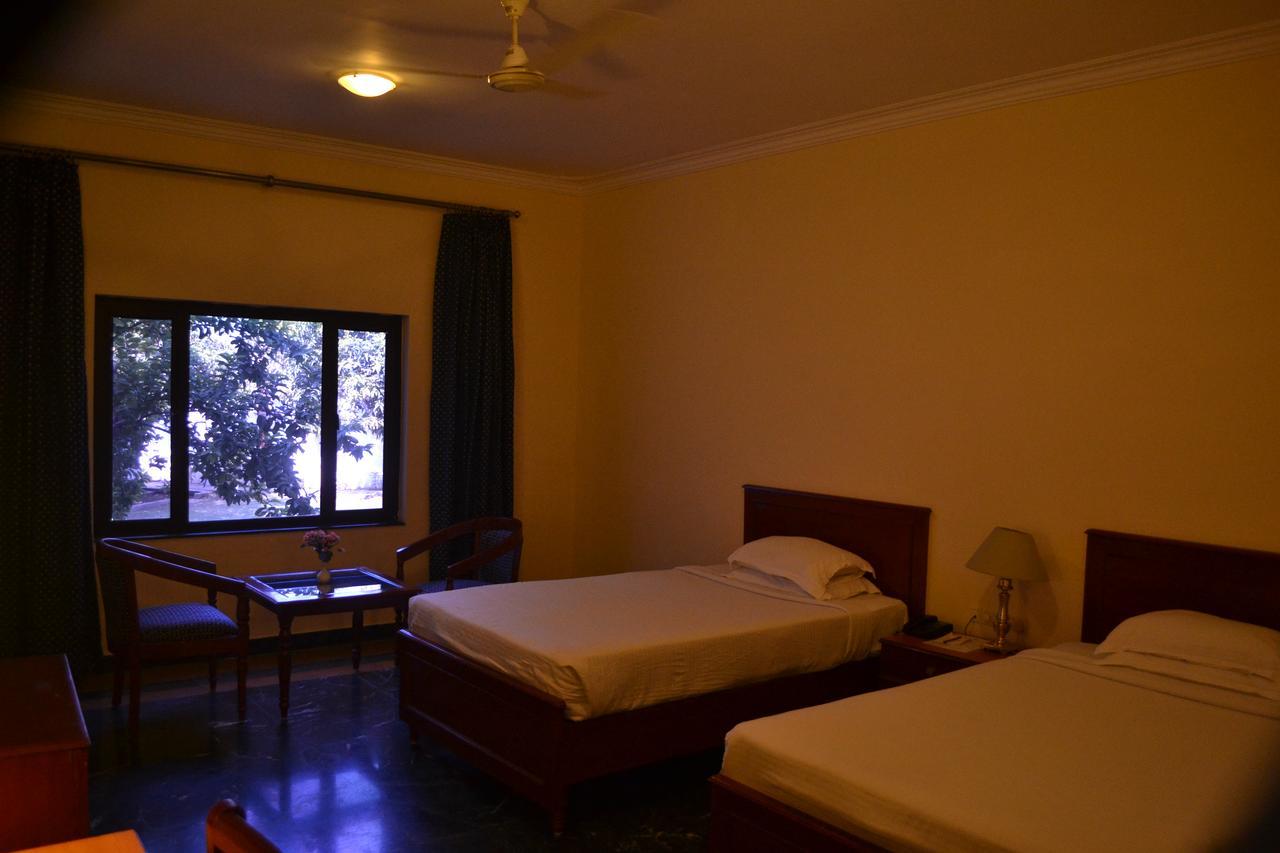 The Royal Residency Hotel Bodhgaya Bagian luar foto