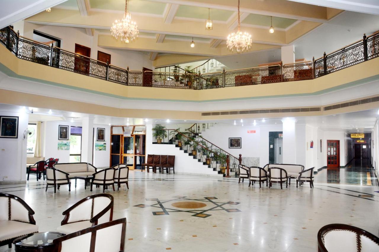 The Royal Residency Hotel Bodhgaya Bagian luar foto