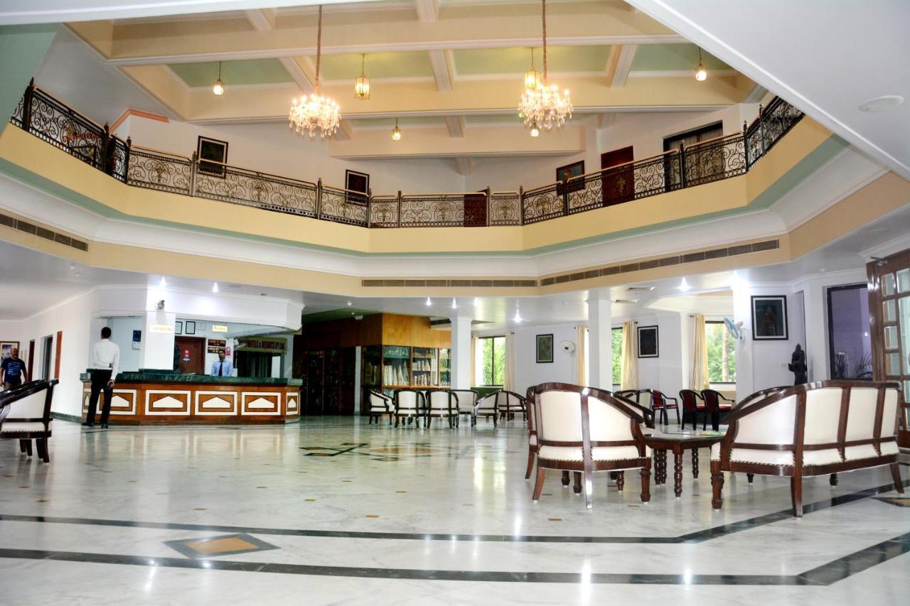 The Royal Residency Hotel Bodhgaya Bagian luar foto