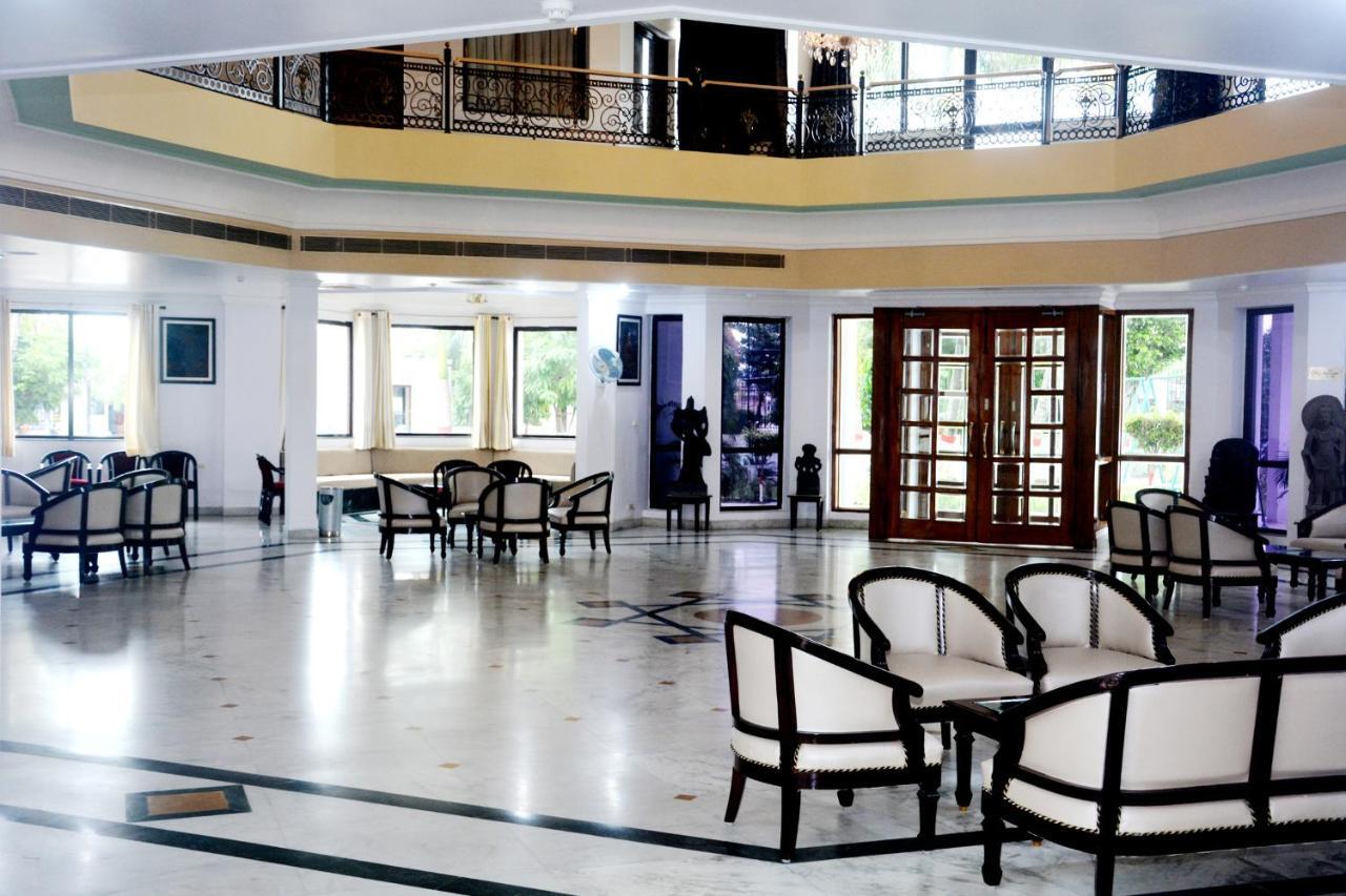 The Royal Residency Hotel Bodhgaya Bagian luar foto