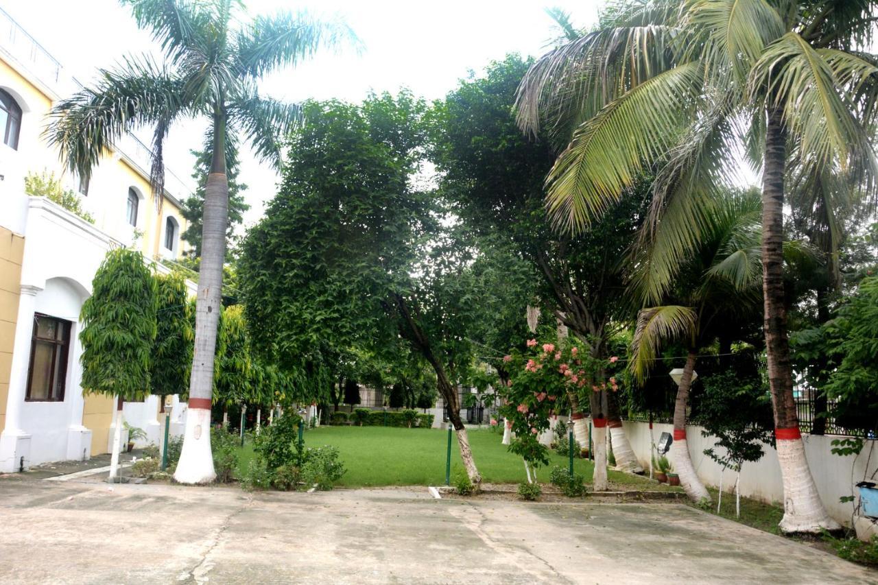 The Royal Residency Hotel Bodhgaya Bagian luar foto