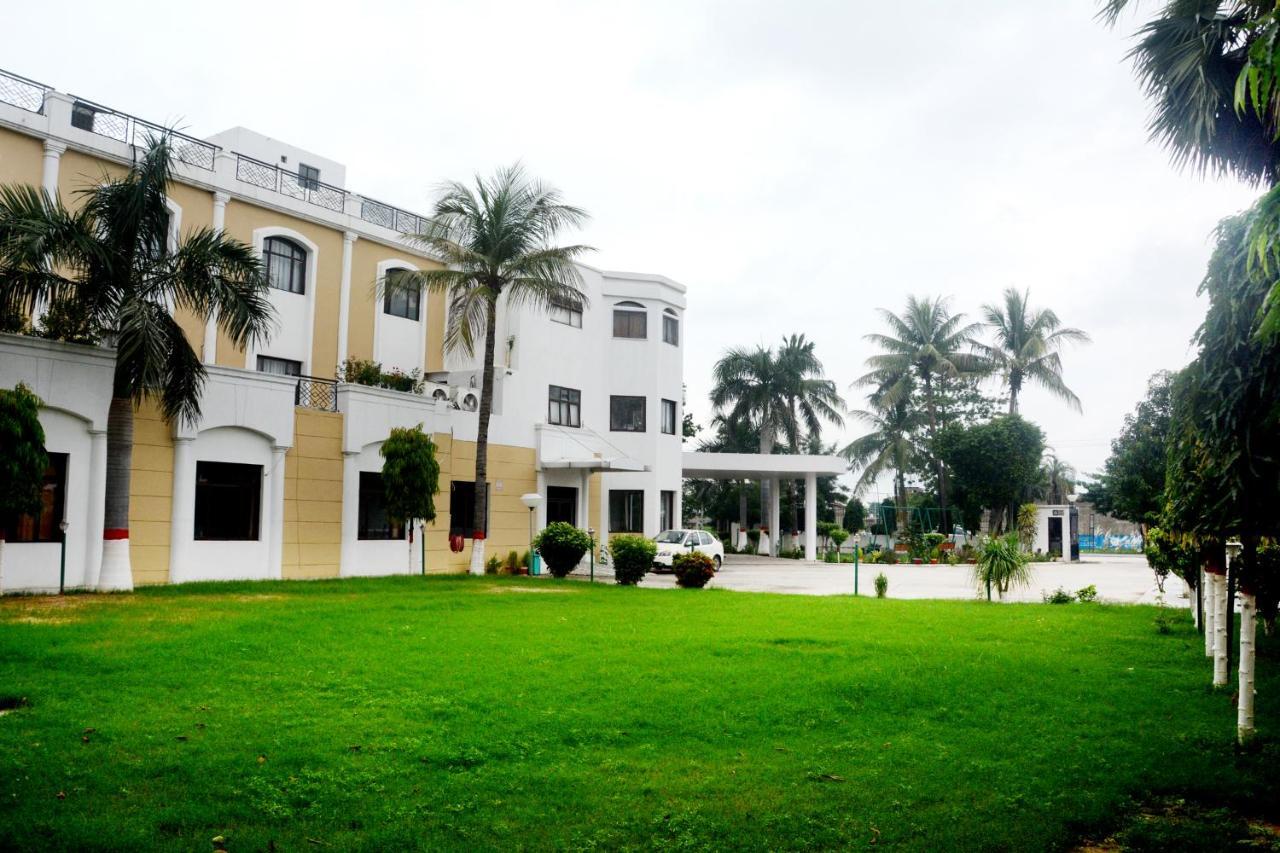 The Royal Residency Hotel Bodhgaya Bagian luar foto