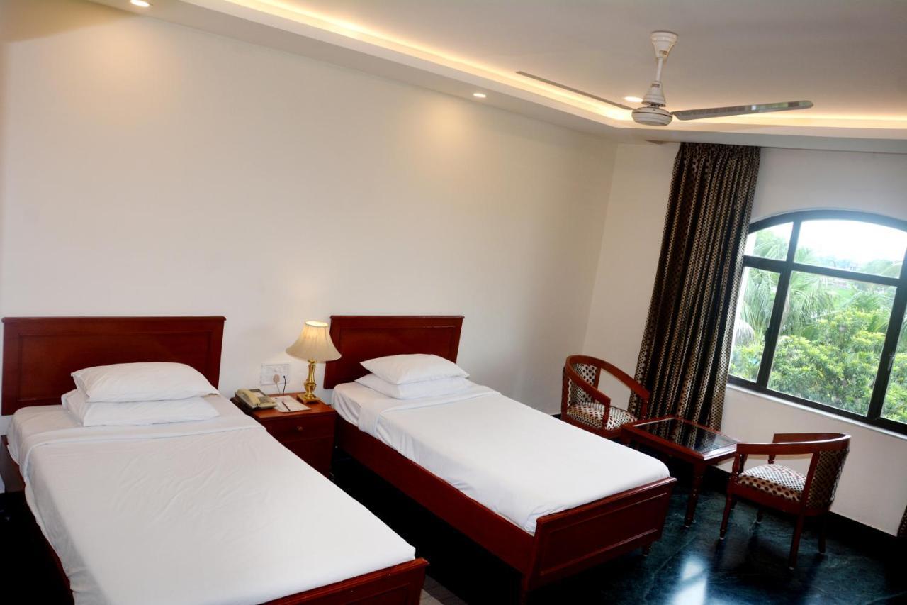 The Royal Residency Hotel Bodhgaya Bagian luar foto