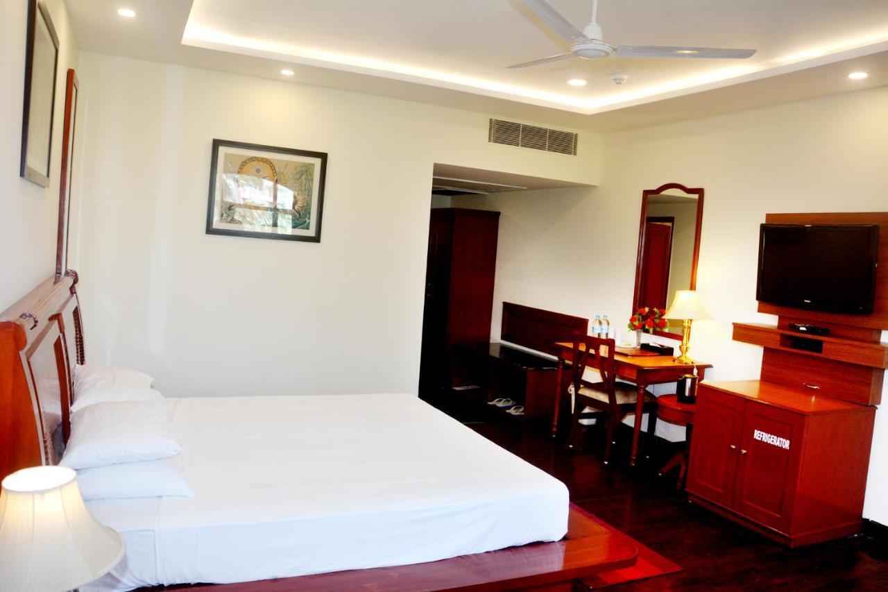 The Royal Residency Hotel Bodhgaya Bagian luar foto
